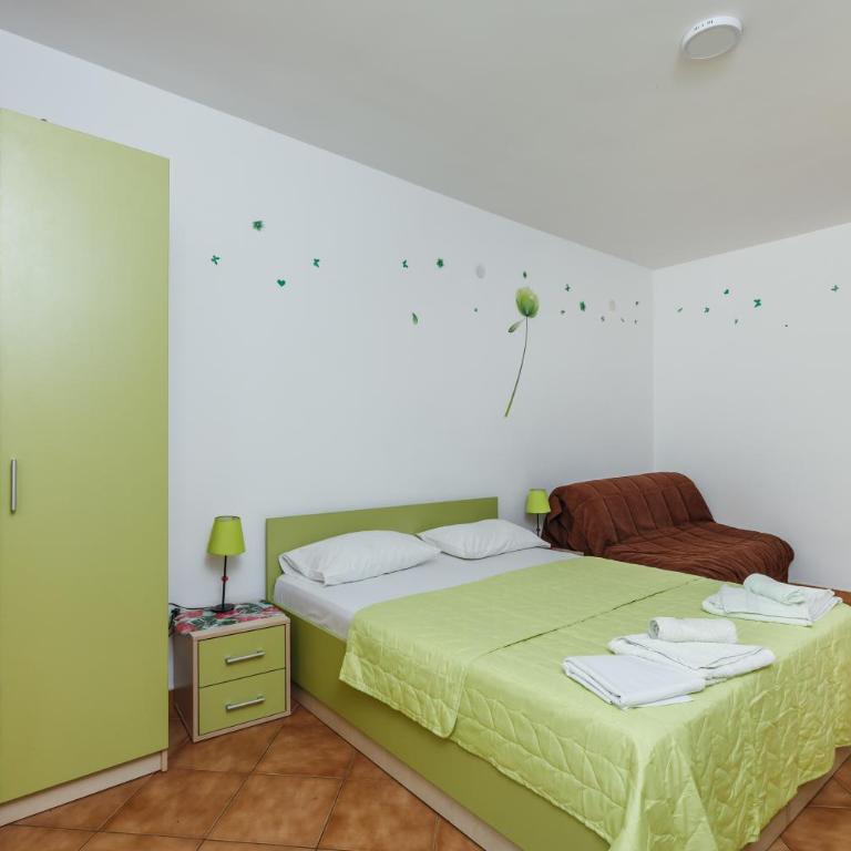 Apartments Nada - Triple Studio with Terrace - 18