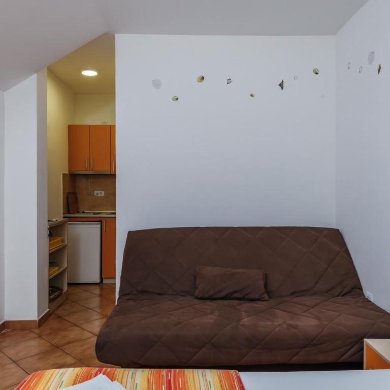 Apartments Nada - Triple Studio with Terrace - 11