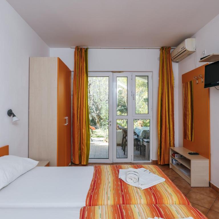 Apartments Nada - Triple Studio with Terrace - 17