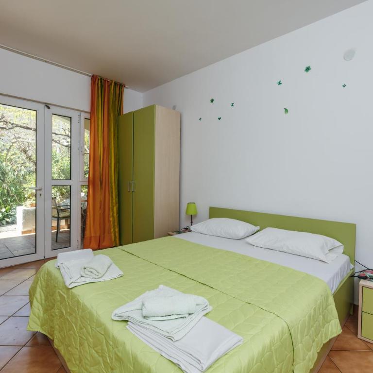 Apartments Nada - Triple Studio with Terrace - 16
