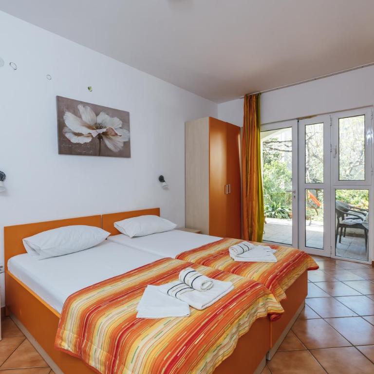 Apartments Nada - Triple Studio with Terrace - 14