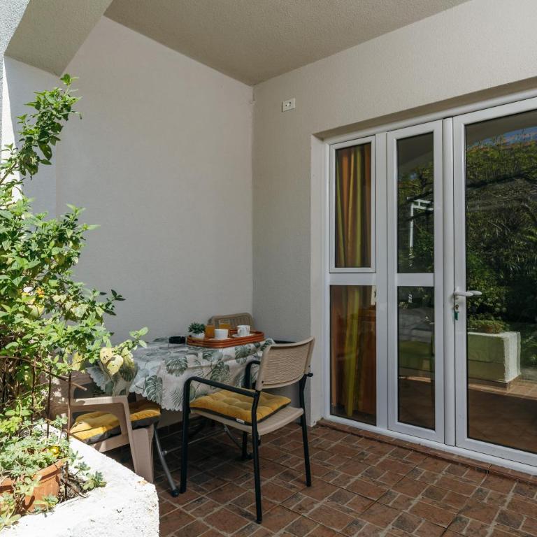 Apartments Nada - Triple Studio with Terrace - 22