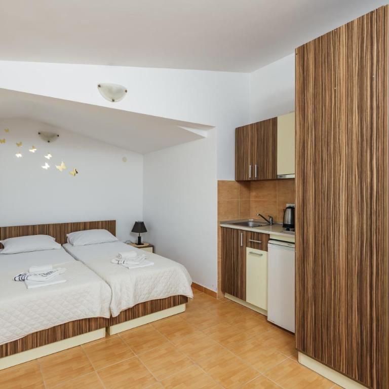 Apartments Nada - Studio with Sea View - 4