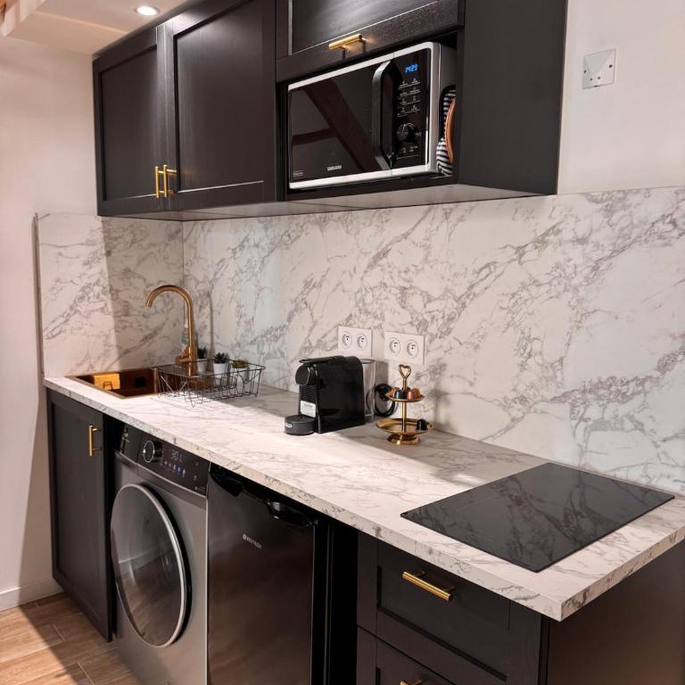 Charmant Appartement au coeur de Nice - Appartement - 24
