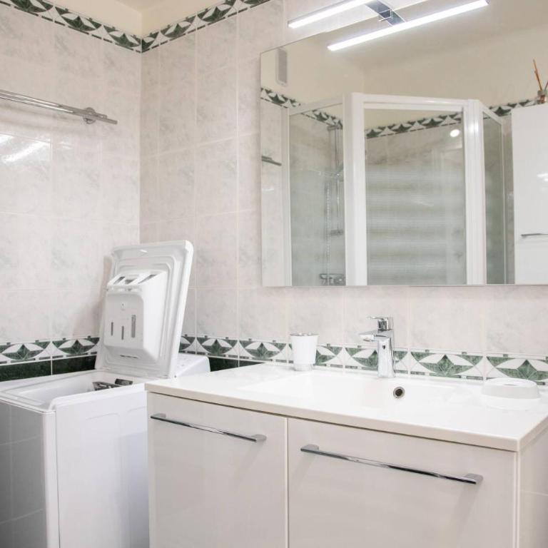 Spacious studio 4 minutes walk from the Beaches - Studio - 19
