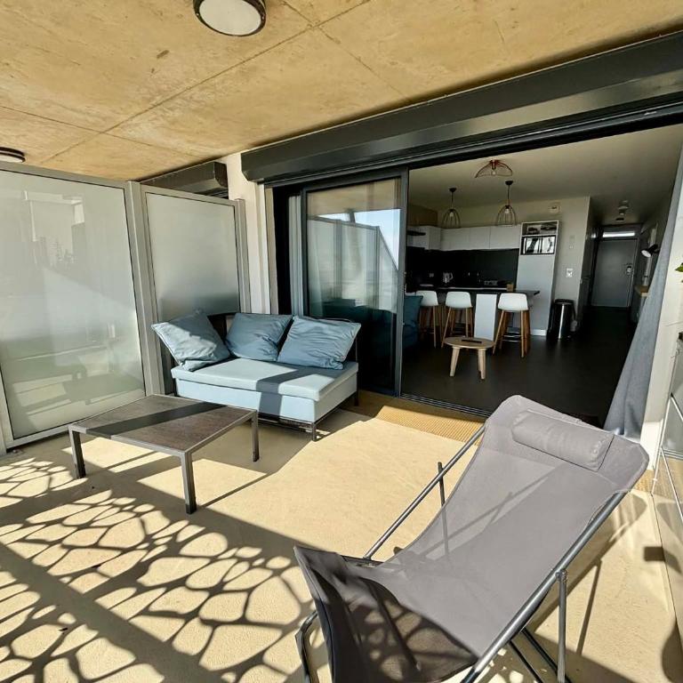 Appartement 2-6 pers, 2 ch, balcon, piscine, accès plage, parking - FR-1-194-234 - Appartement - 21