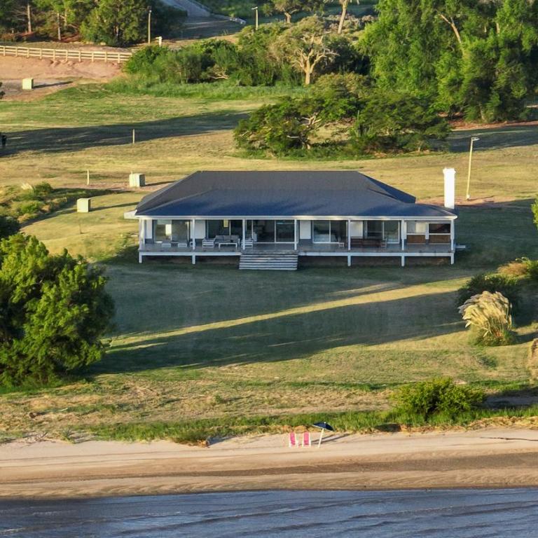 Family Home - Three-Bedroom House - 37