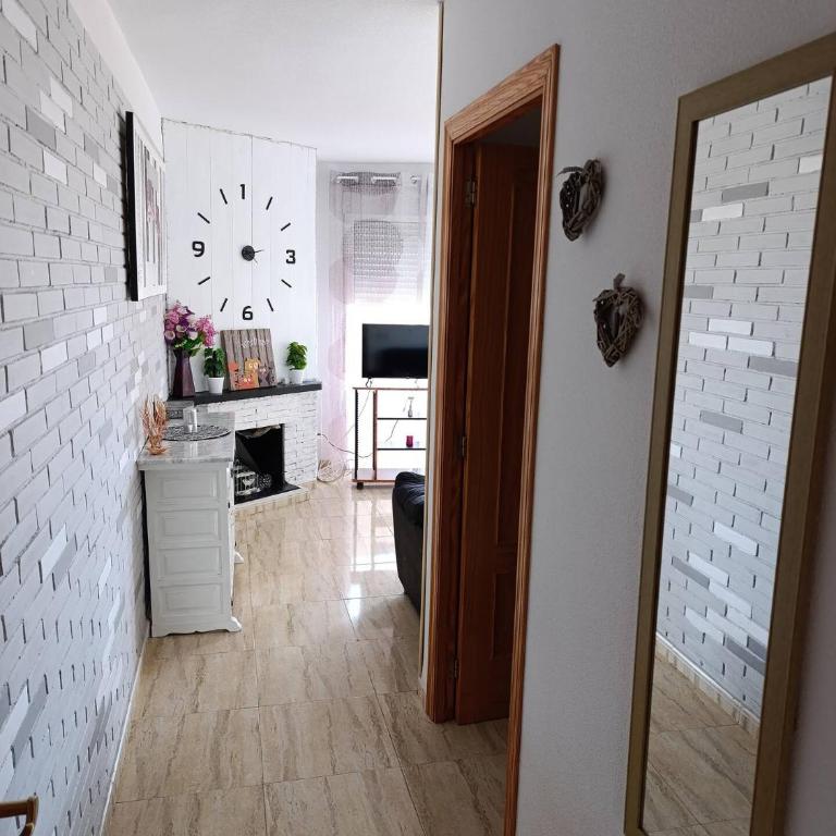 Mediterranean 40 Suites - One-Bedroom Apartment - 9