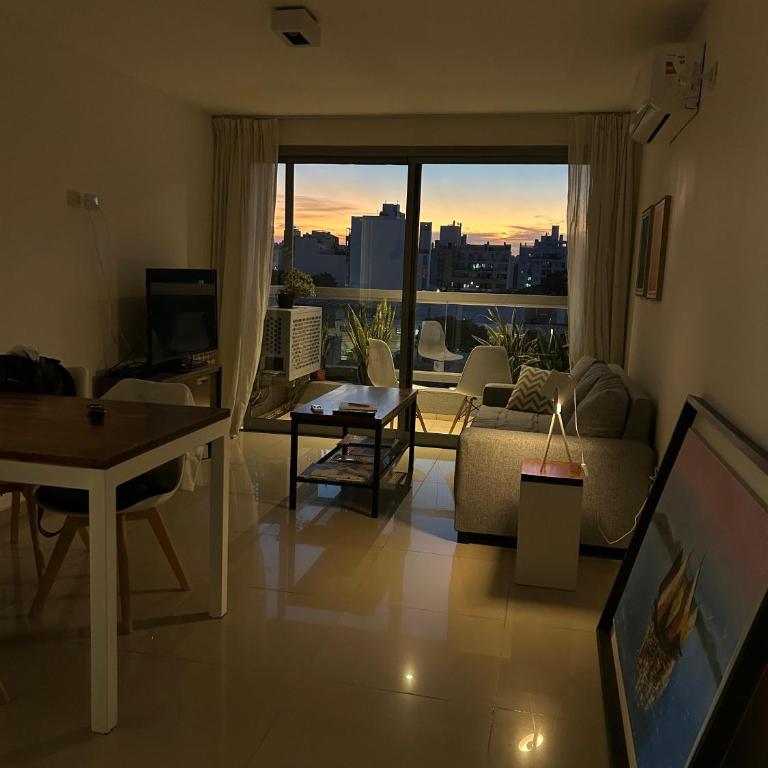Departamento Premium con piscina y gym en General Paz cercano a Reina Fabiola Salvador - Apartamento de 1 dormitorio - 6
