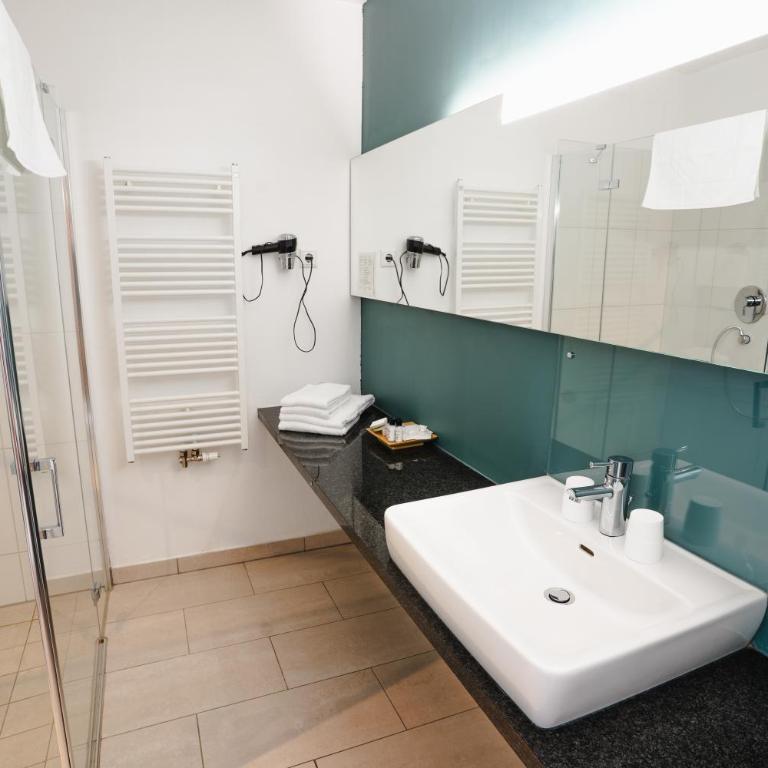 AlpenParks Hotel Maria Alm - Deluxe Doppelzimmer mit Balkon - 5
