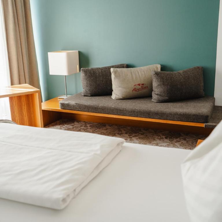 AlpenParks Hotel Maria Alm - Deluxe Doppelzimmer mit Balkon - 6