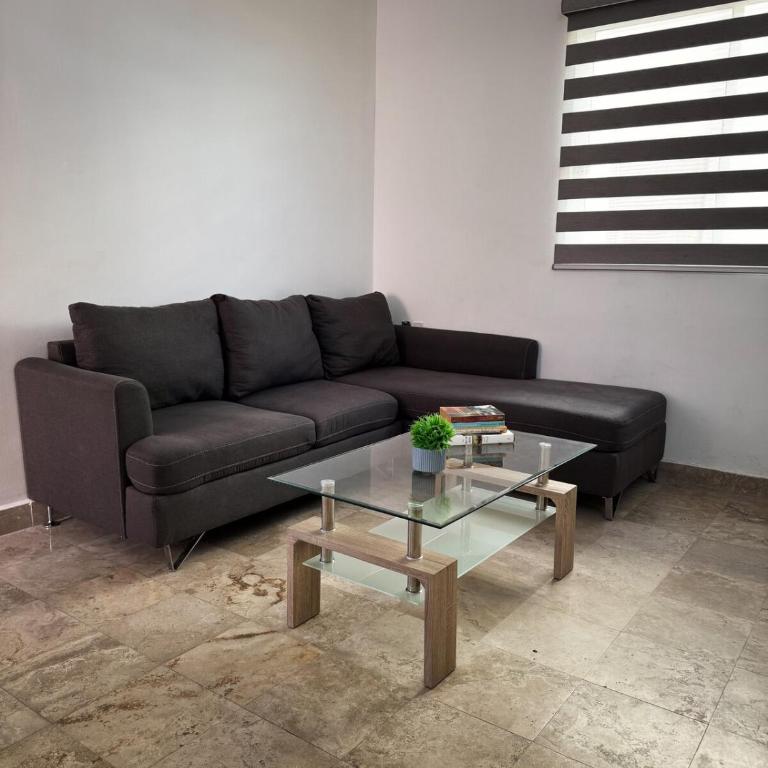 Modern 2BR -3BA Home with Pool and Parking - Villa de 1 dormitorio - 1