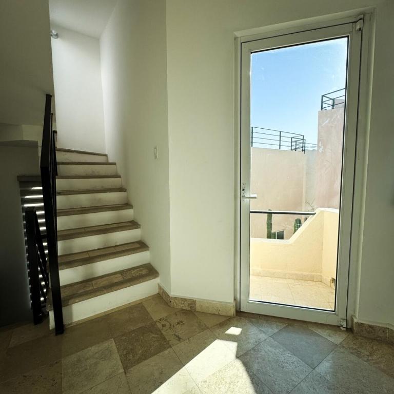 Modern 2BR -3BA Home with Pool and Parking - Villa de 1 dormitorio - 16