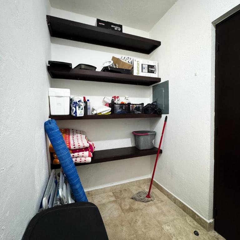 Modern 2BR -3BA Home with Pool and Parking - Villa de 1 dormitorio - 25