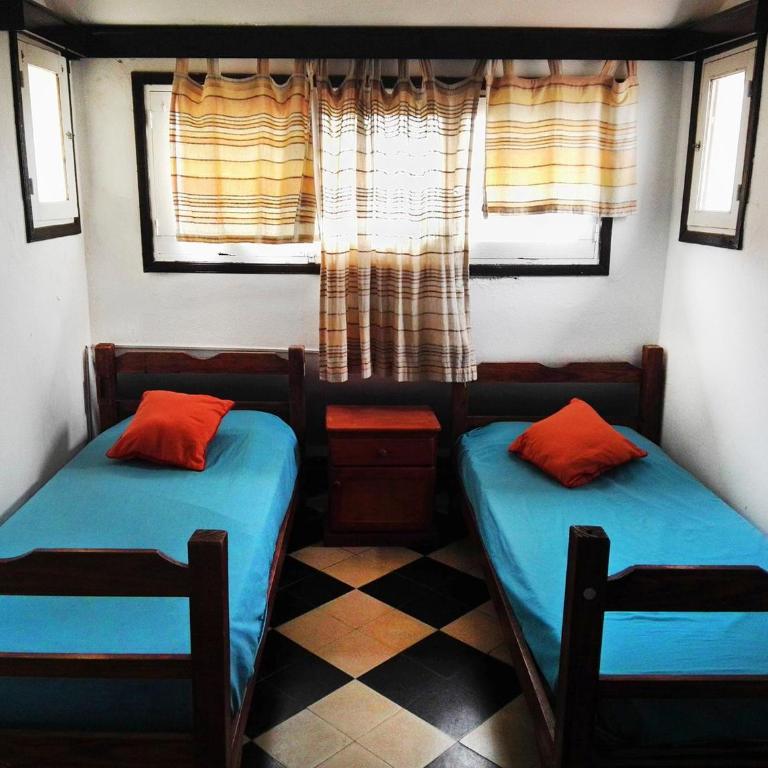 Planet Punta del Este Hostel - Twin Room with Private Bathroom - 3