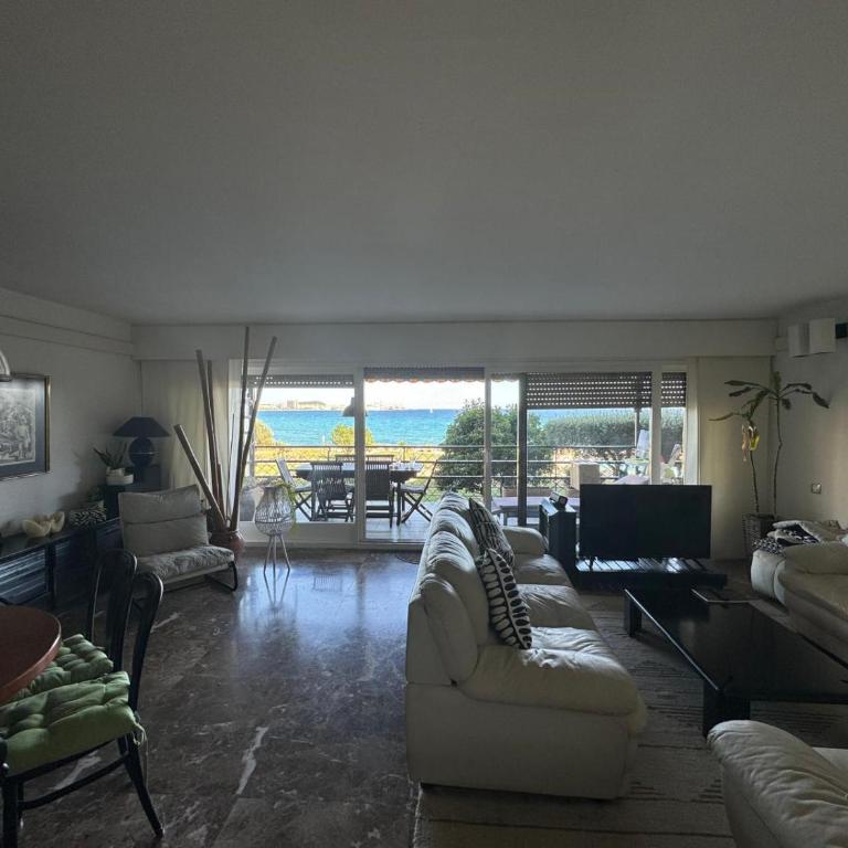 Exclusivo apartamento frente al mar en el corazón de la Costa Brava - Apartamento de 3 dormitorios - 12
