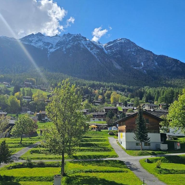 Bergabenteuer für Gruppen Gruppenhaus mit Panorama in Grächen - Haus mit 5 Schlafzimmern - 1