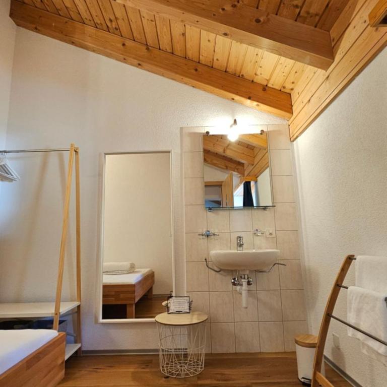Bergabenteuer für Gruppen Gruppenhaus mit Panorama in Grächen - Haus mit 5 Schlafzimmern - 9