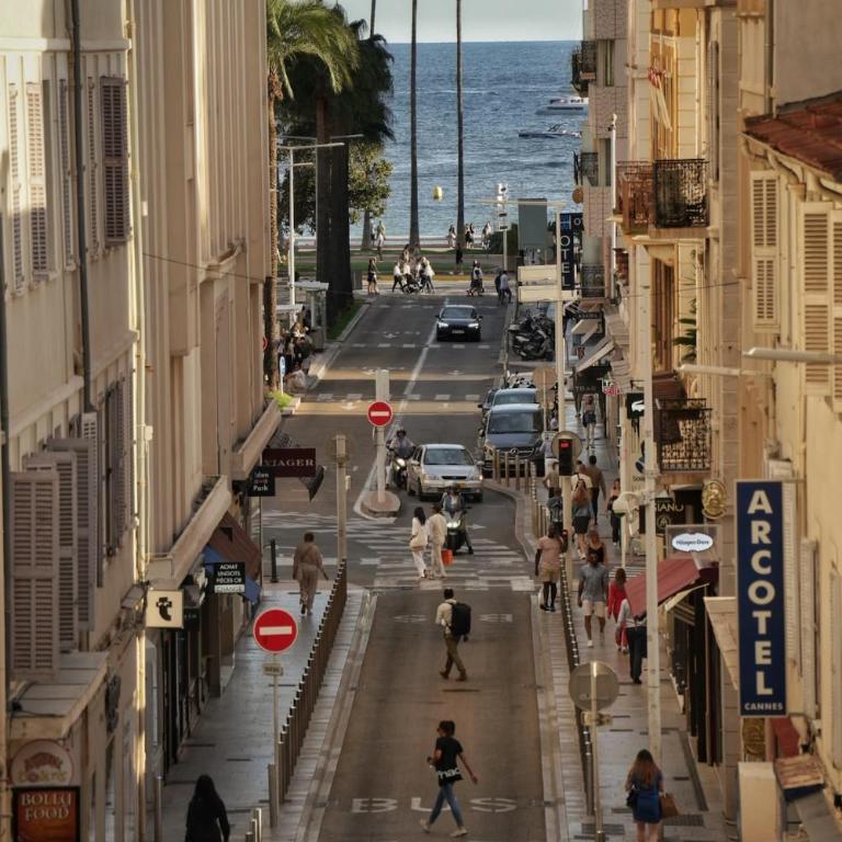 Central Cannes 10 min Palais Sunny Terrace Wi-Fi AC - Appartement 1 Chambre - 40