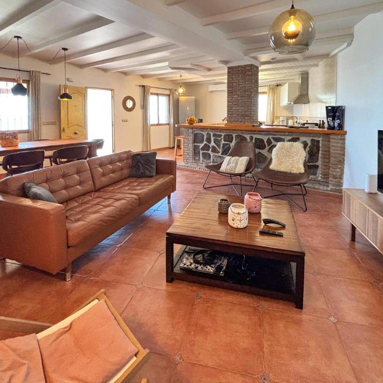 Pet Friendly Home In Almuñecar - Casa Unifamiliar de 3 dormitorios - 1