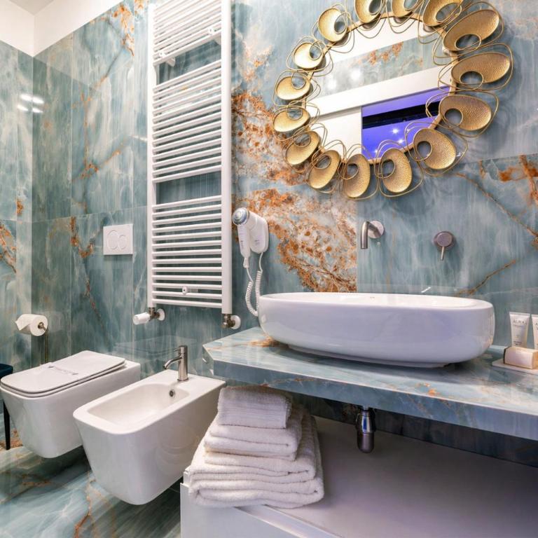 Suite Acquamarine by Symphonya Luxury Holiday Rentals - Camera Matrimoniale con Vasca Idromassaggio - 5