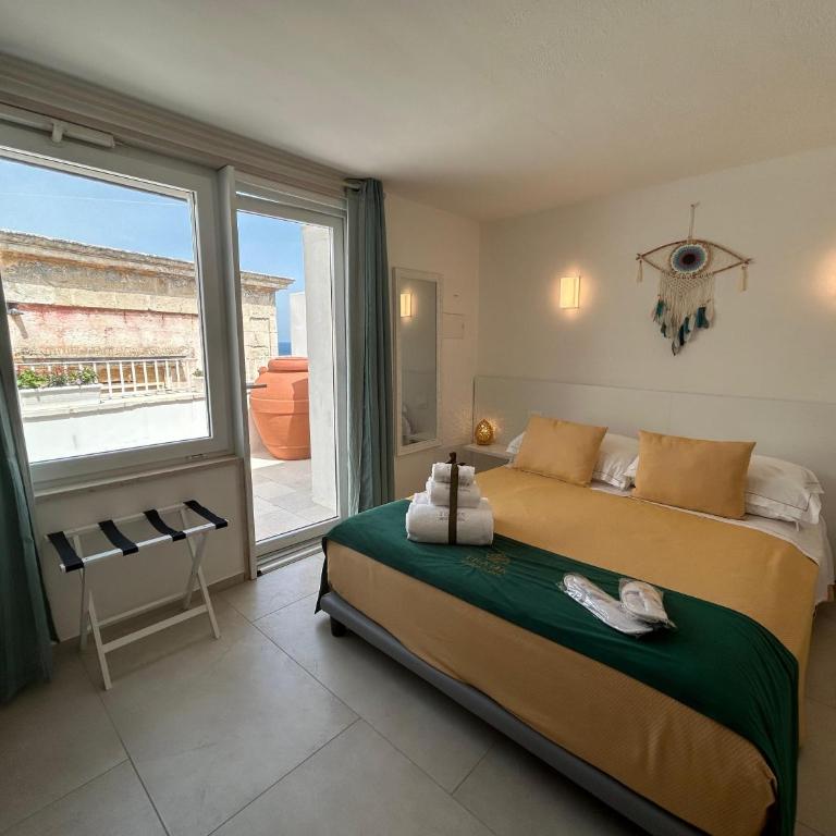 Trame - La Naca sul Porto - Camera Matrimoniale Deluxe con Vista Mare Laterale - 2