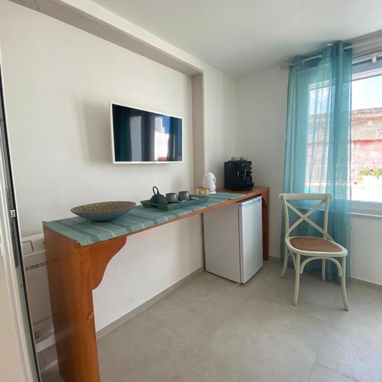 Trame - La Naca sul Porto - Camera Matrimoniale Deluxe con Vista Mare Laterale - 8