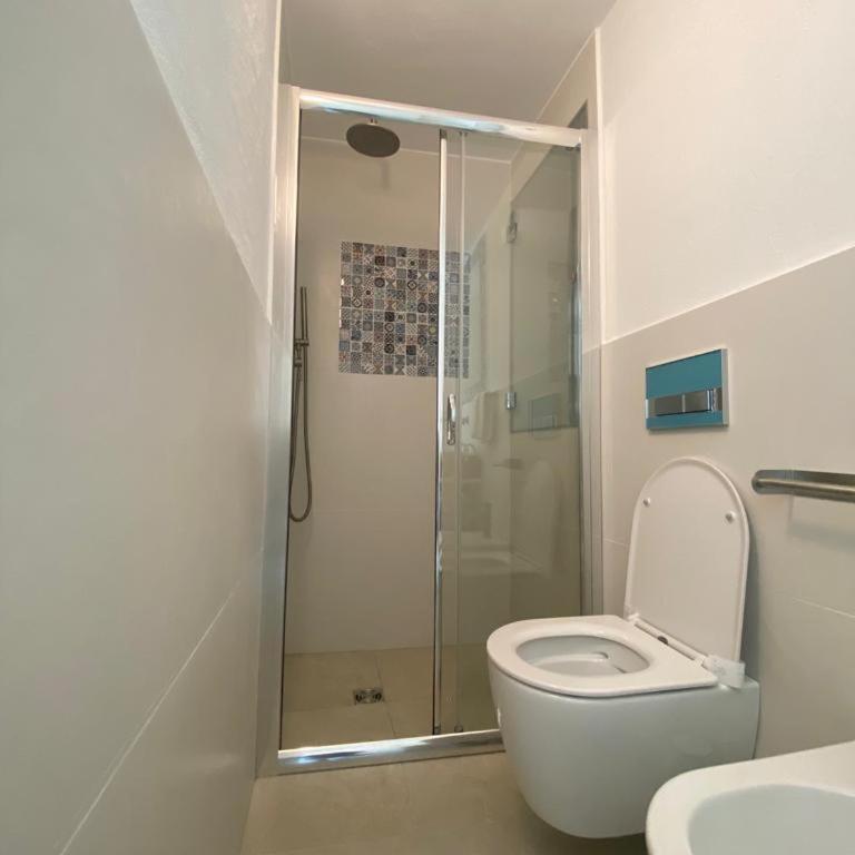 Trame - La Naca sul Porto - Camera Matrimoniale Deluxe con Vista Mare Laterale - 14