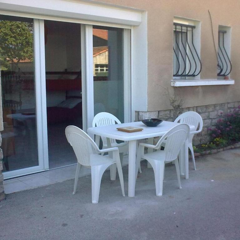 Studio climatisé proche parking gratuit, commerces et plages - Studio avec Terrasse - 15