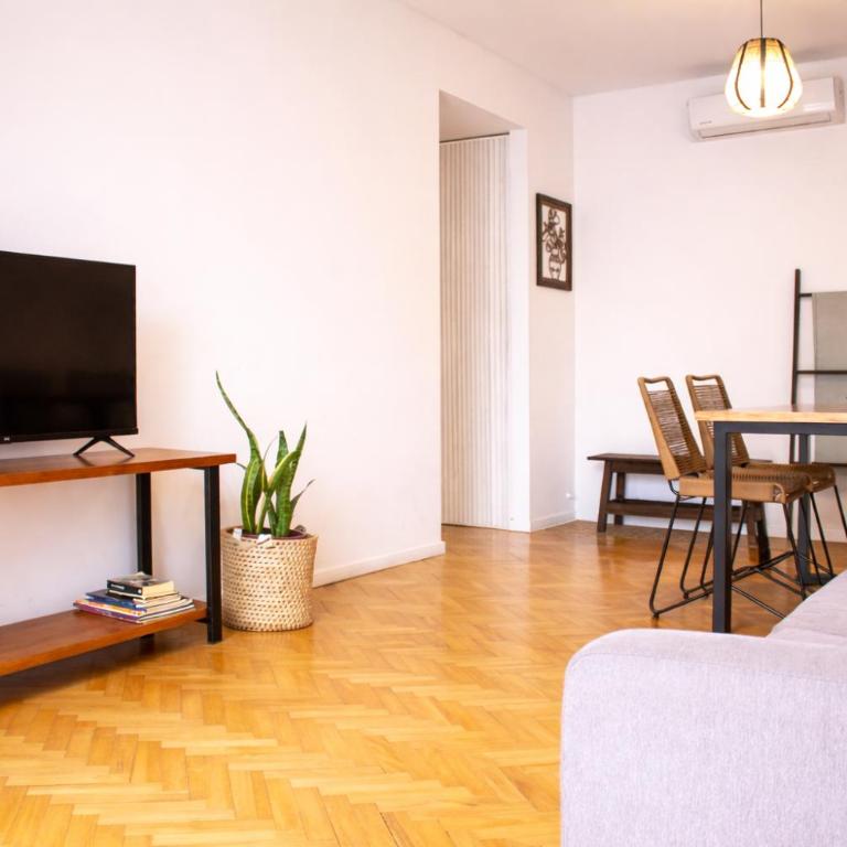Terraza privada! Garage incluido - Subte B y Tren - Apartamento de 1 dormitorio - 2