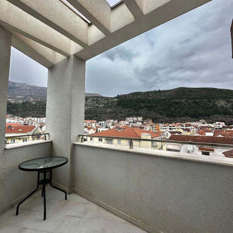 Apartments Lemar - One-Bedroom Apartment with Balcony and Sea View - 1