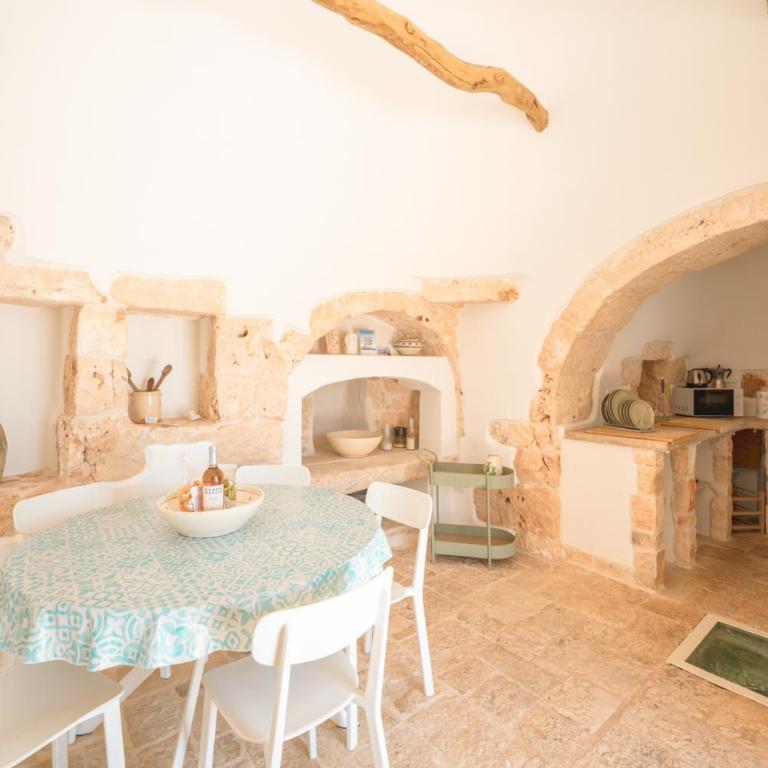 Trullo Vignaiolo with Private Pool in Ostuni - Three-Bedroom Apartment - 24