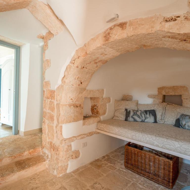 Trullo Vignaiolo with Private Pool in Ostuni - Three-Bedroom Apartment - 27
