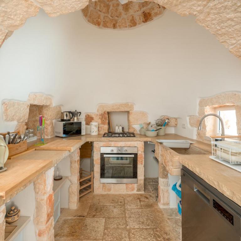Trullo Vignaiolo with Private Pool in Ostuni - Three-Bedroom Apartment - 28