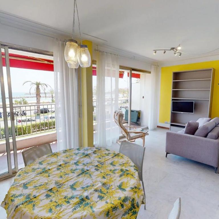 9M - Grand studio climatisé entièrement rénové face à la mer avec terrasse - Appartamento con 1 Camera da Letto - 2