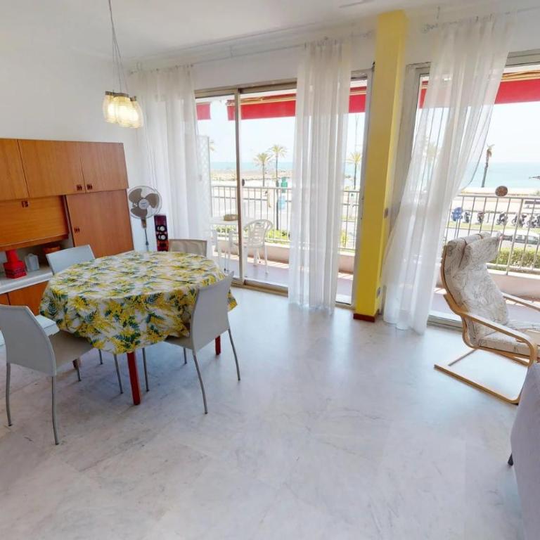 9M - Grand studio climatisé entièrement rénové face à la mer avec terrasse - Appartamento con 1 Camera da Letto - 4