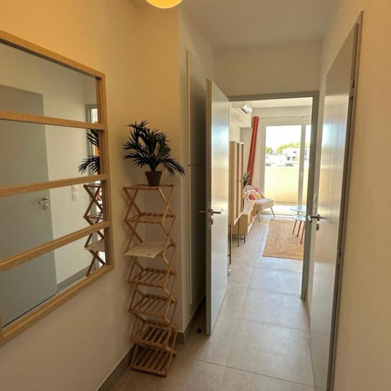 Naïa Sek - Two-Bedroom Apartment with Terrace - 12
