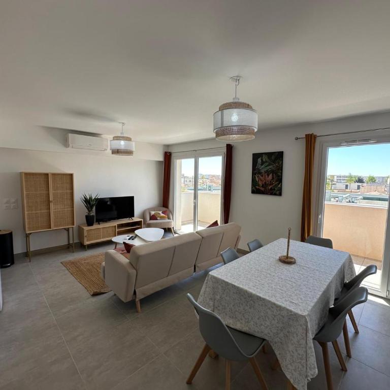 Naïa Sek - Two-Bedroom Apartment with Terrace - 6