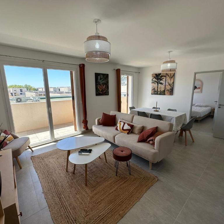 Naïa Sek - Two-Bedroom Apartment with Terrace - 3