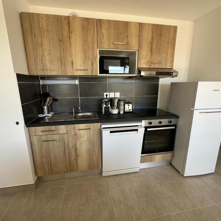 Naïa Sek - Two-Bedroom Apartment with Terrace - 4