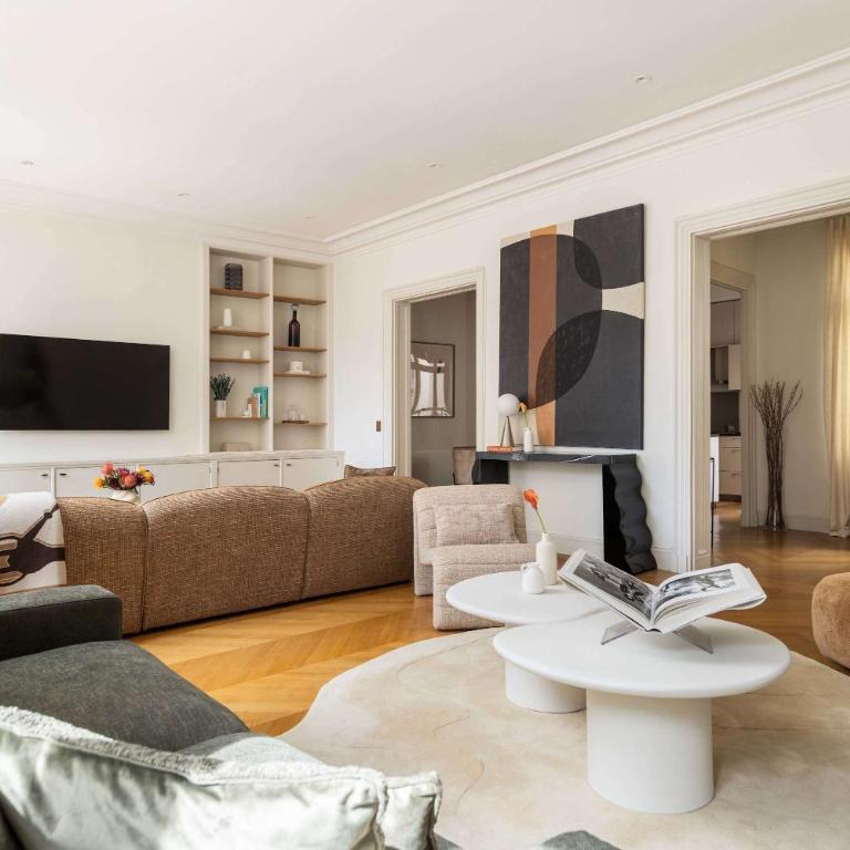 Montaigne Collection III 3BR 8P Triangle d Or - Appartement - 22