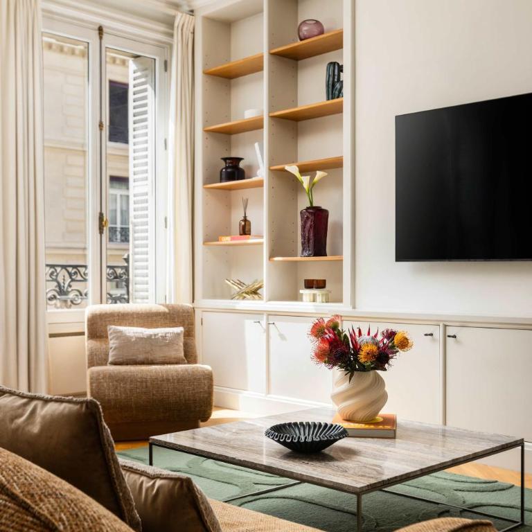 Montaigne Collection III 3BR 8P Triangle d Or - Appartement - 25