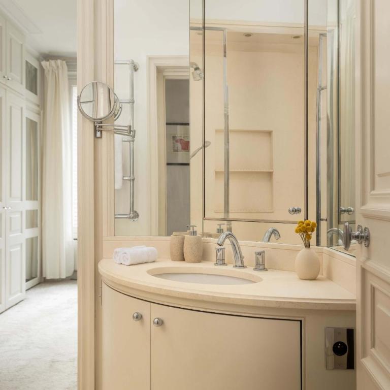 Montaigne Collection III 3BR 8P Triangle d Or - Appartement - 11