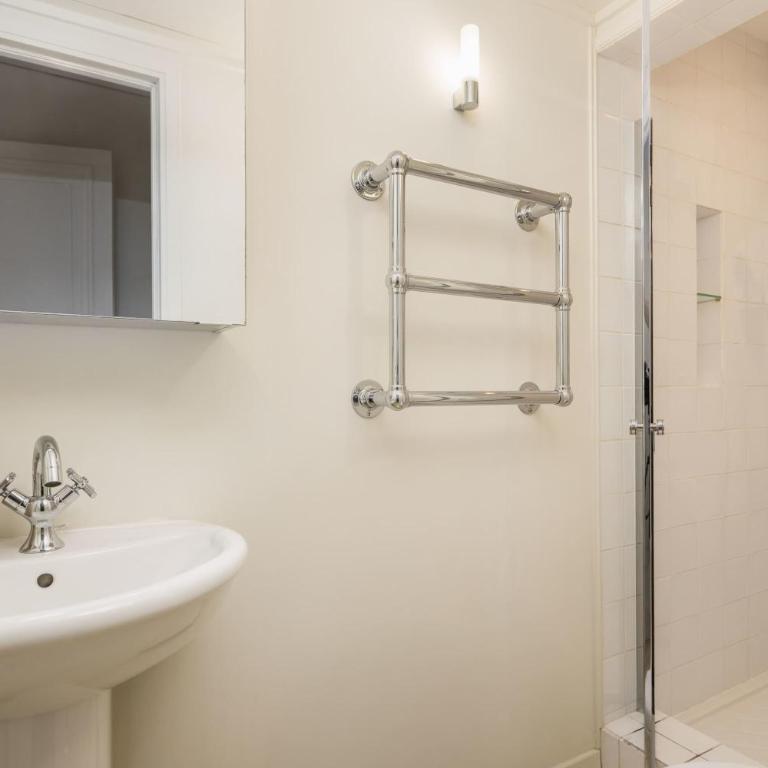 Montaigne Collection III 3BR 8P Triangle d Or - Appartement - 18