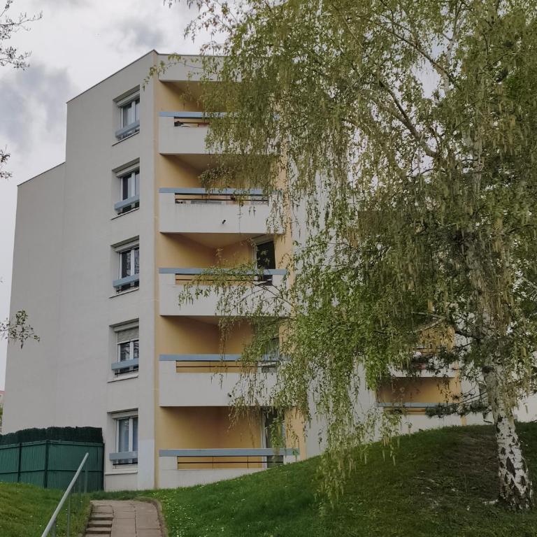 Grand Appartement 80m2 - 3 Chambres - 7 min du centre - Résidence calme - Idéal Famille - Appartamento con 3 Camere da Letto - Piano Alto - 9