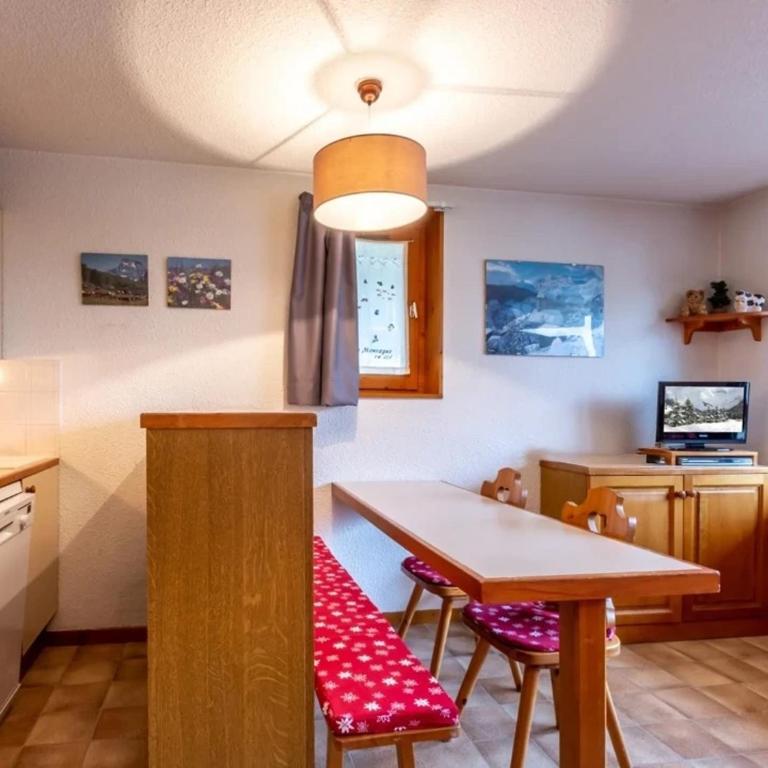 Studio avec balcon, animaux acceptés, proche pistes et commerces - FR-1-304-38 - Apartamento (5 adultos) - 4