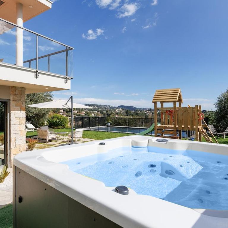 Villa luxueuse avec une magnifique vue à Mougins - Villa - 16