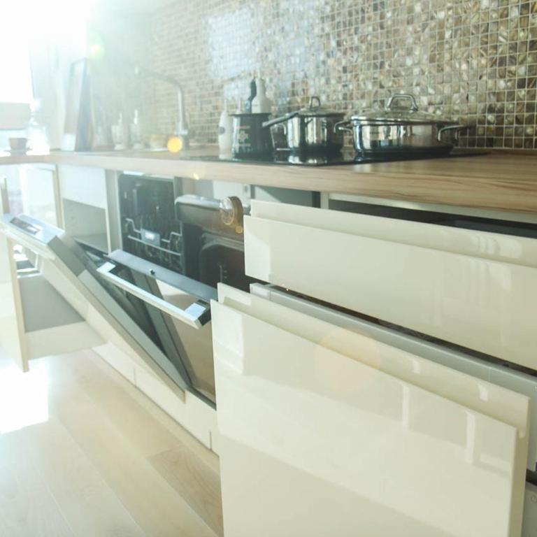 Апартаменты - Deluxe One-Bedroom Apartment with Harbor View - 4