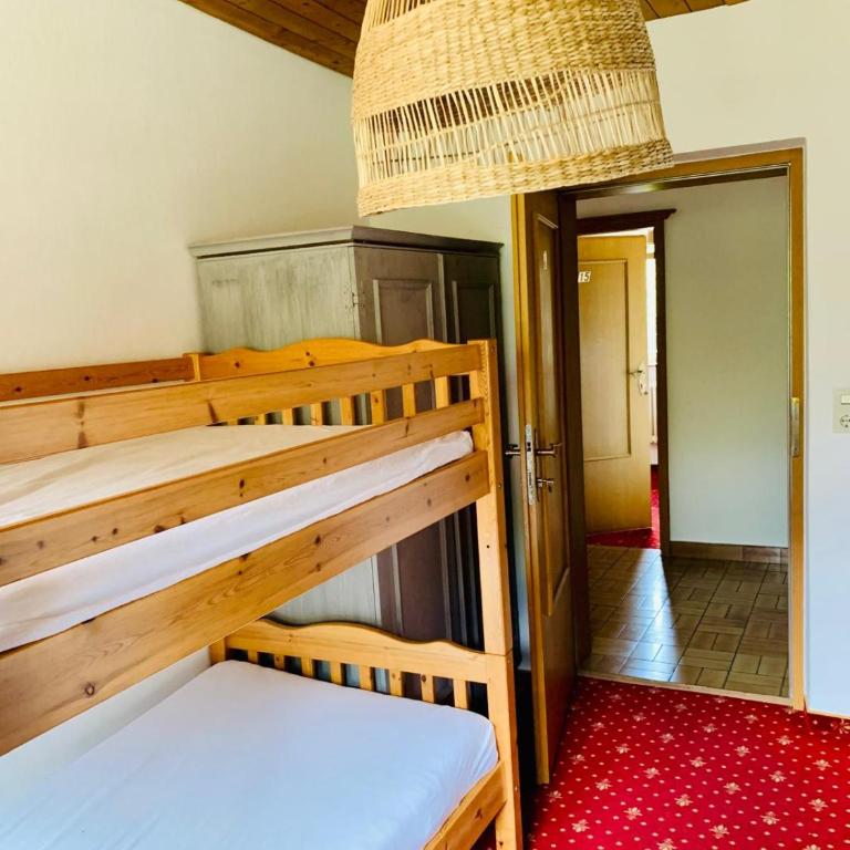Frühstückspension Waldeck - Familienzimmer mit Bad - 4