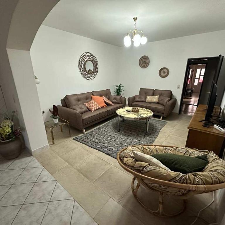 Spacious 2 Bedroom 2 Bath Flat with Large Terrace - Apartman - 10